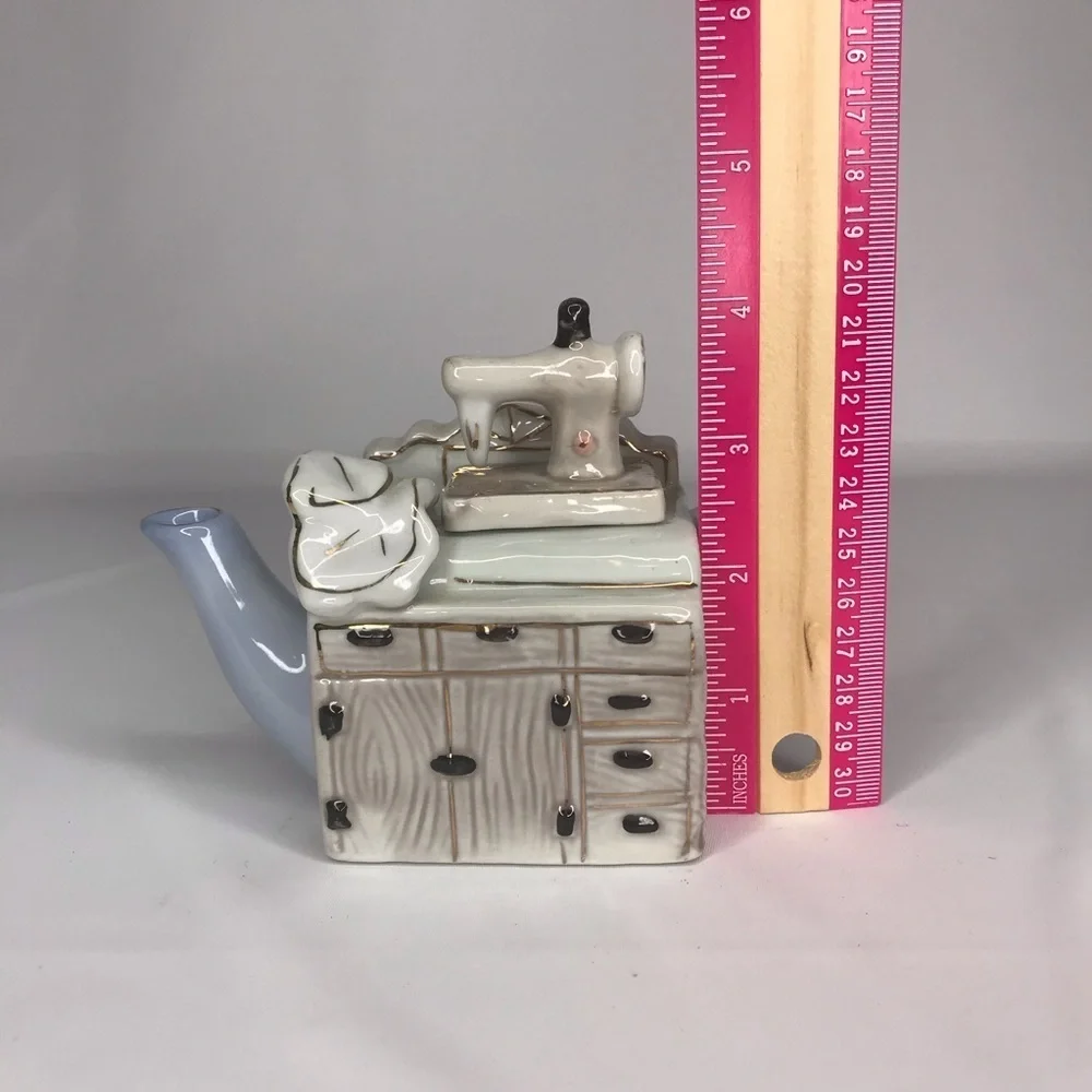 Trinket Box Mini Tea Pot‎ Sewing Machine Cabinet With Lid Porcelain Collectible